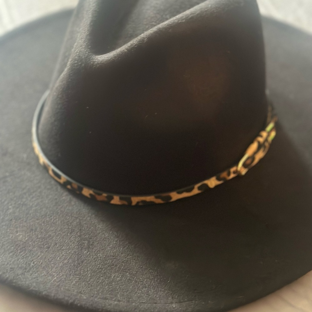 Wide Brim Felt Hat with Leopard